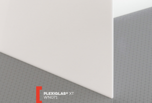 Extrudované plexisklo XT biele   (hrúbka: 4 mm, farba: biela, kód farby: WN071 30% pri hr. 3mm, šírka: 2050 mm, dĺžka: 3050 mm)  